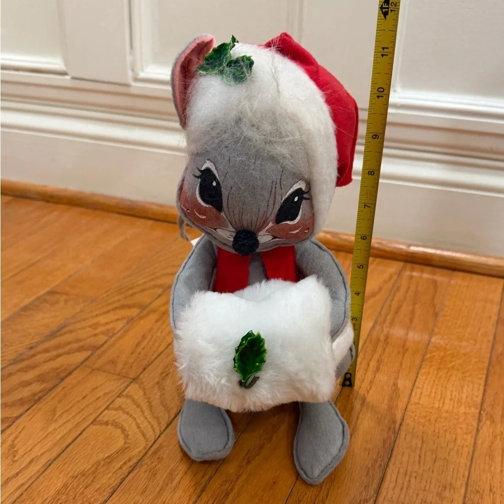 Annalee mobalite poseable gray mouse muff Christmas decor jacket coat red 1971